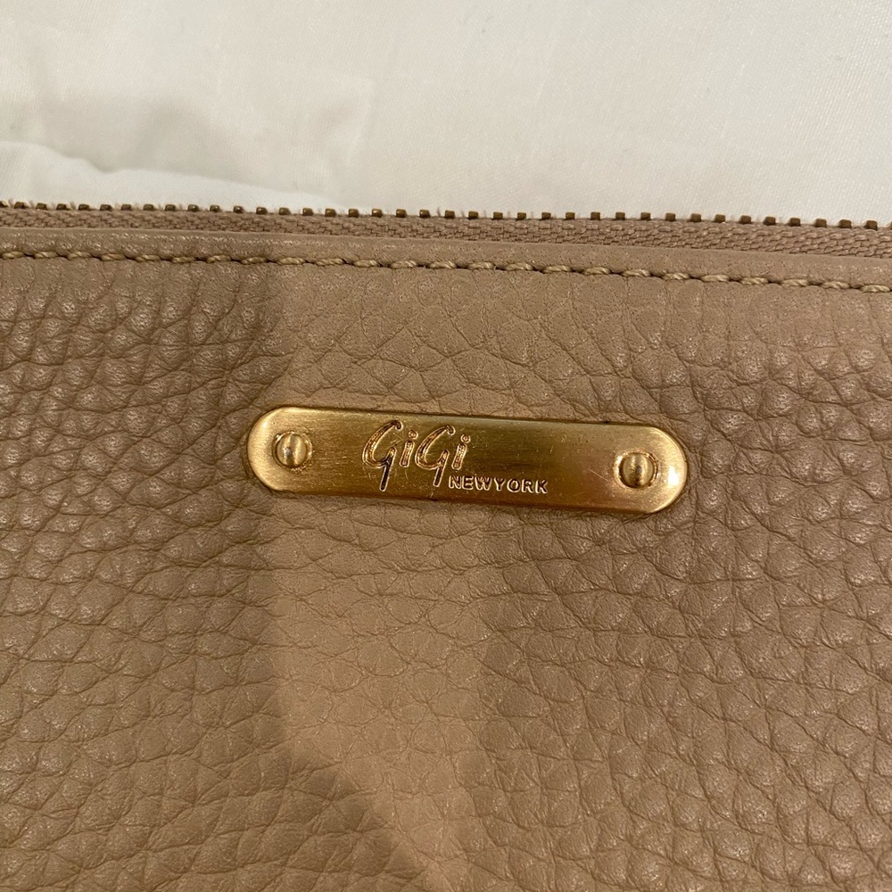 Gigi Clutch, Beige.